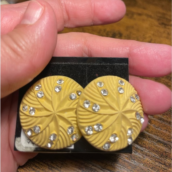 Sand dollar style earrings with mini rhinestones. Ocean theme beach - Picture 4 of 4